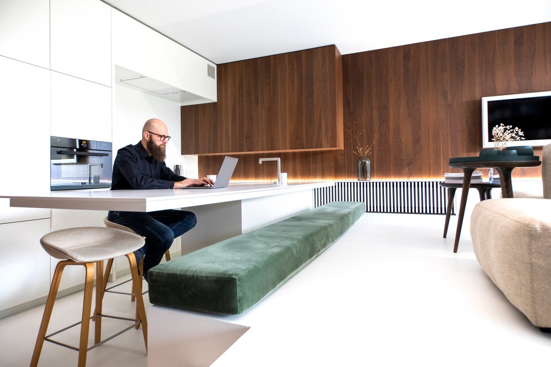 Shinnoki - Shinnoki smoked walnut - walnut veneer - veneer panels - veneer - living room - modern interior