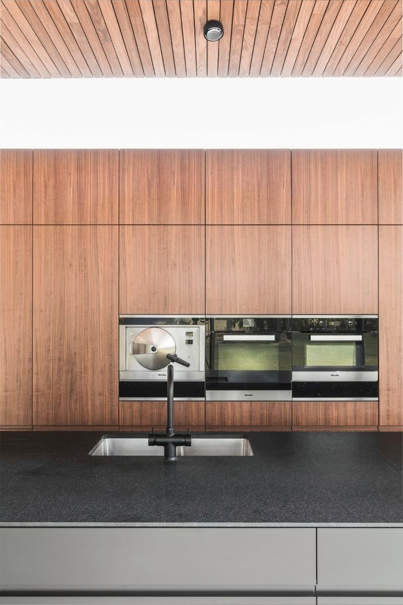 veneer ceiling - walnut - summer outdoor kitchen - outdoor kitchen - American walnut - american walnut veneer