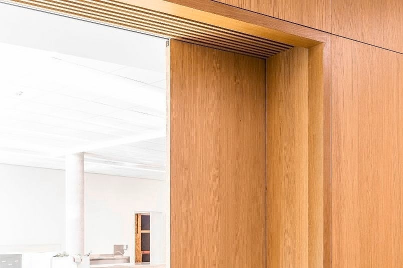 Shinnoki - Oak - wood door - veneer - veneer panels - prefinished panels