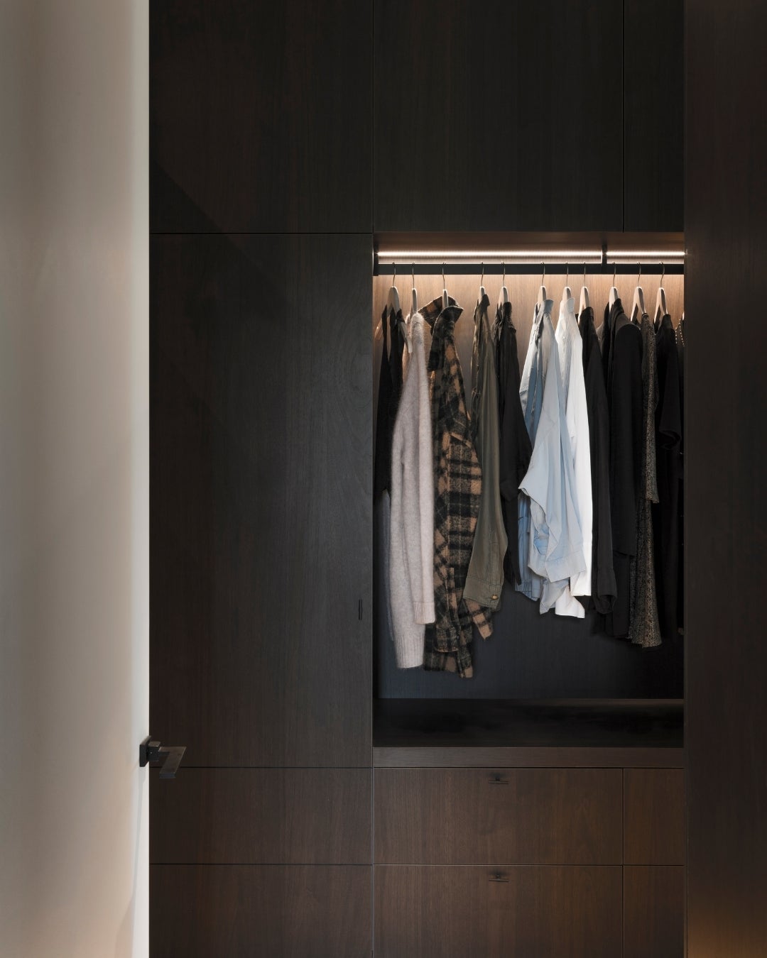 Dressing with Shinnoki Stardust Walnut - Villa Leiebos