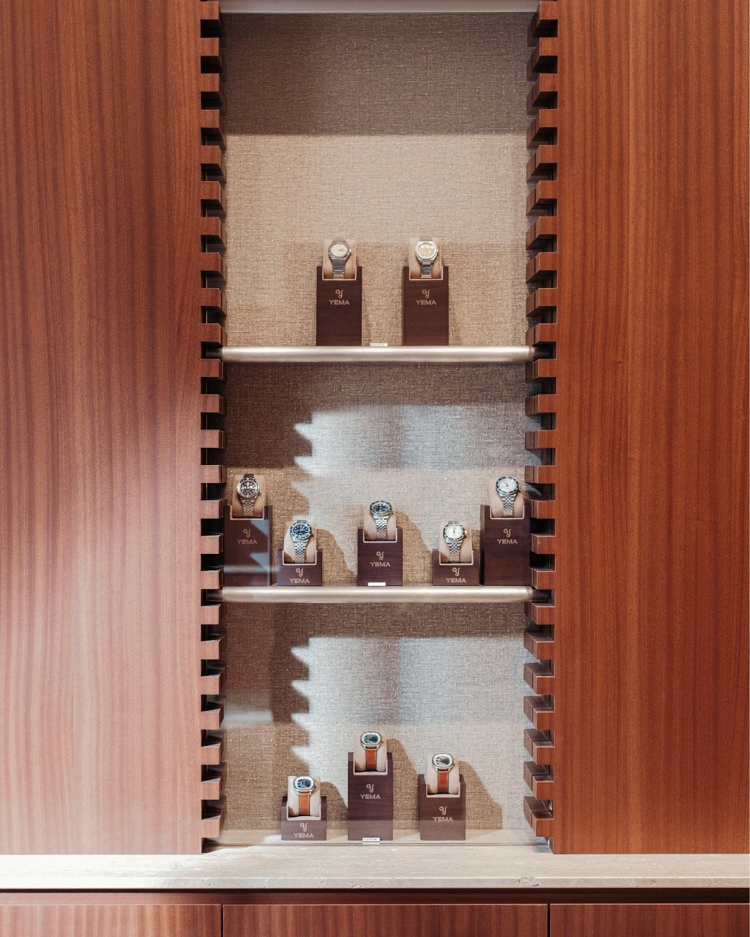 Interior project with wood veneer - Shinnoki Terra Sapele - Yema paris boutique