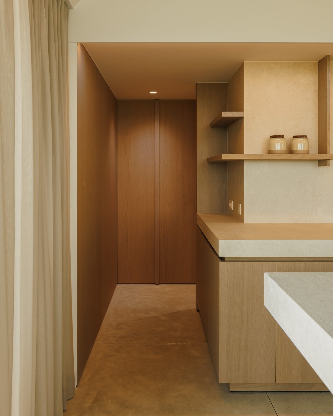Holiday home interior project with Shinnoki prefinished wood panels - Desert Oak - kitchen - cabinetry