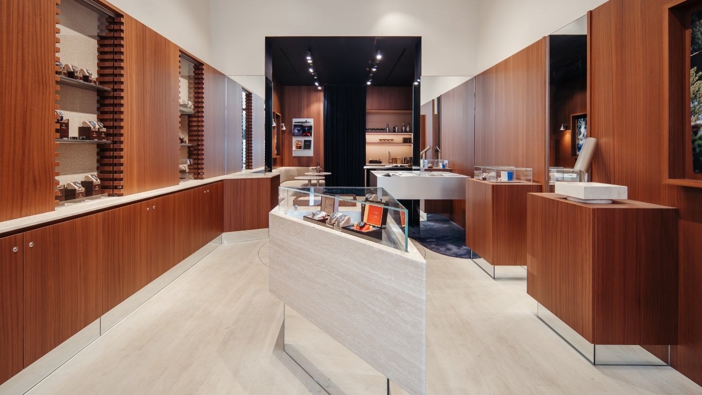 Interior project with wood veneer - Shinnoki Terra Sapele - Yema paris boutique