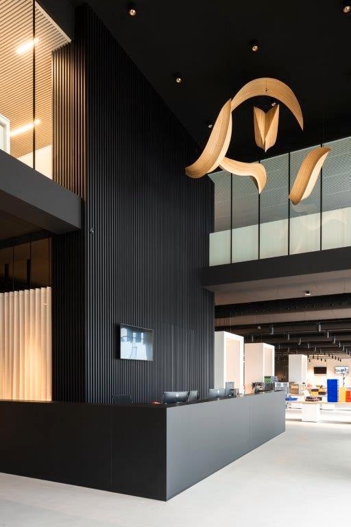 astrata - astrata slats - astrata dark slats - black slats - linum europe - reception desk