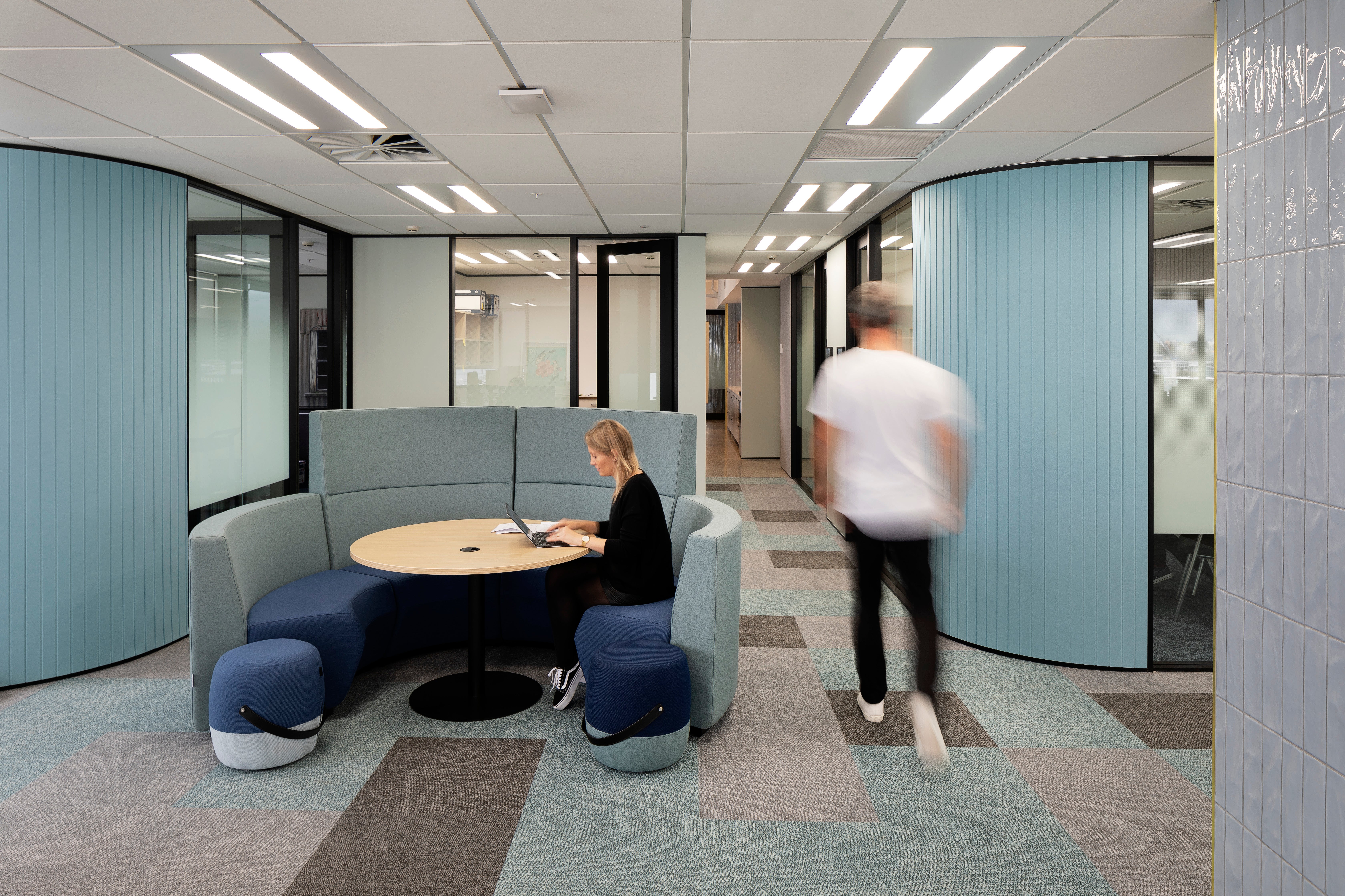 blue wood wall - blue wooden wall - blue wood - blue panel - blue veneer - oak - Shinnoki