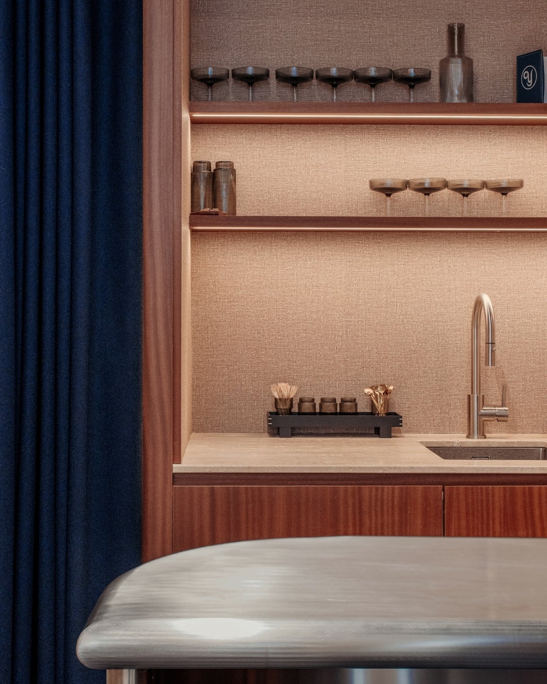 Interior project with wood veneer - Shinnoki Terra Sapele - Yema paris boutique