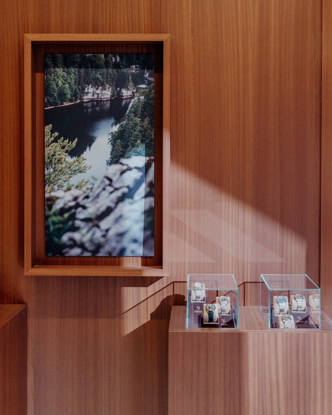 Interior project with wood veneer - Shinnoki Terra Sapele - Yema paris boutique