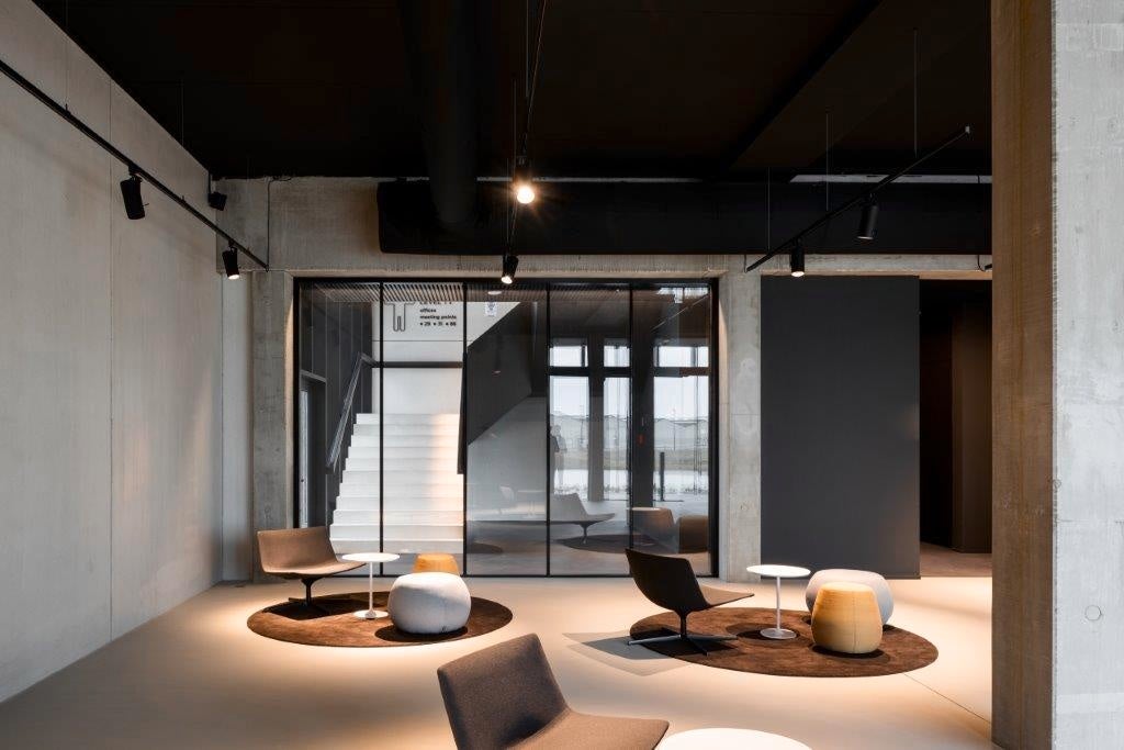 veneer black - black wall panels - office - linum europe - linum europe kortrijk