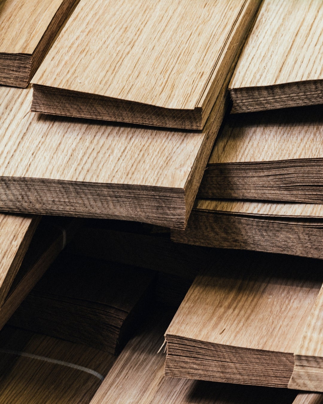 A stack wood veneer sheets - veneerhouse Decospan