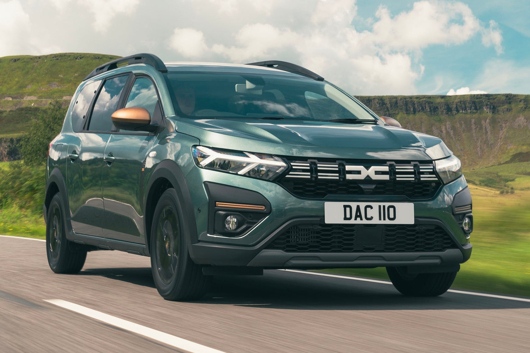 Dacia Jogger Review 2024: front dynamic