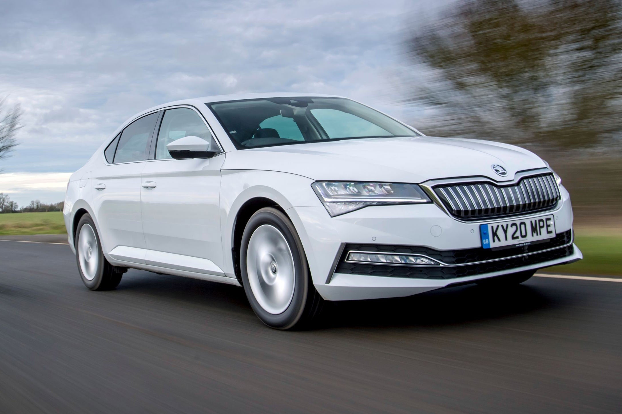 Main listing image - Skoda Superb Review 2024