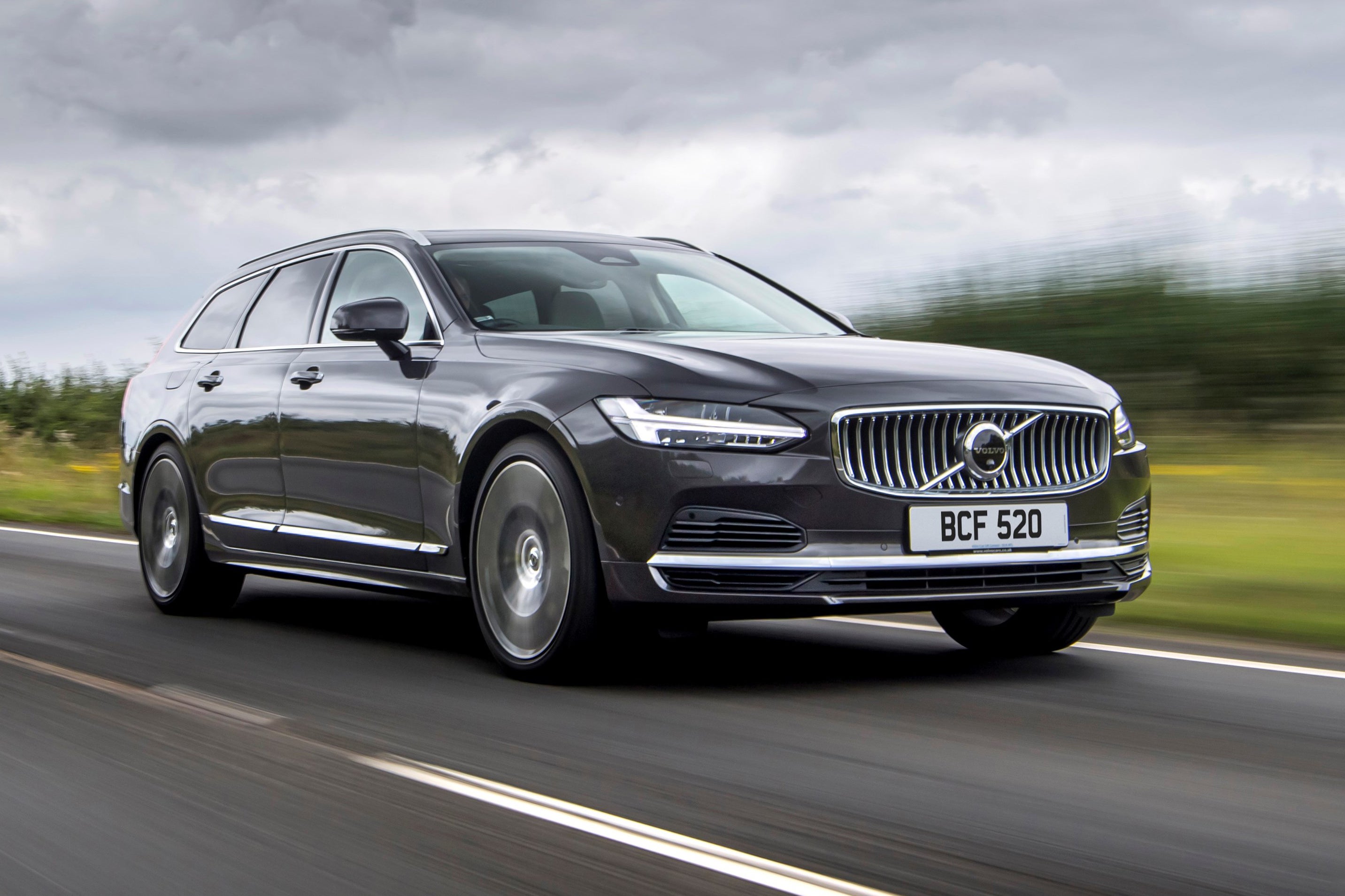 Main listing image - Volvo V90 Review 2025: Price, specs & boot space