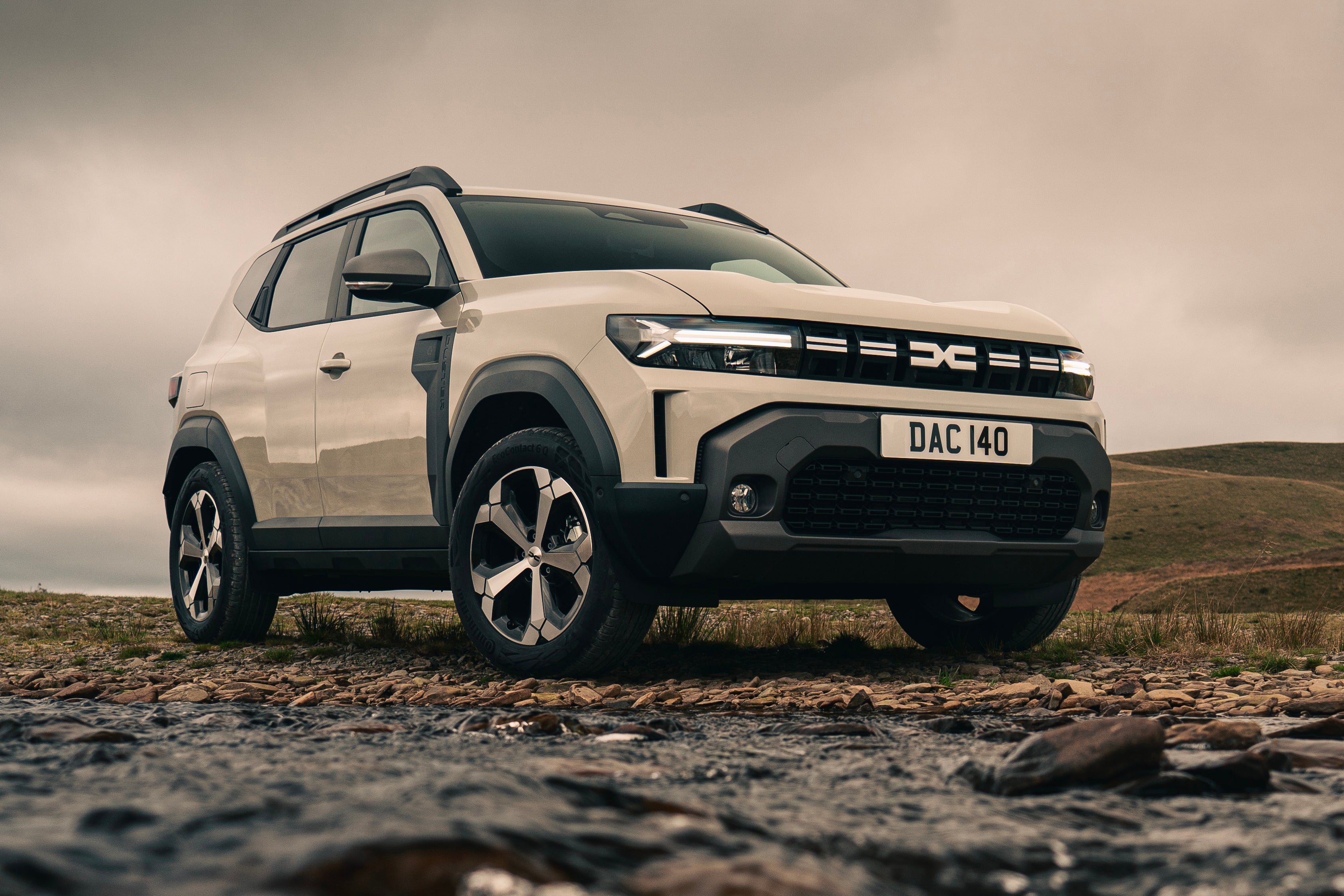 Dacia Duster Review: front three quarters