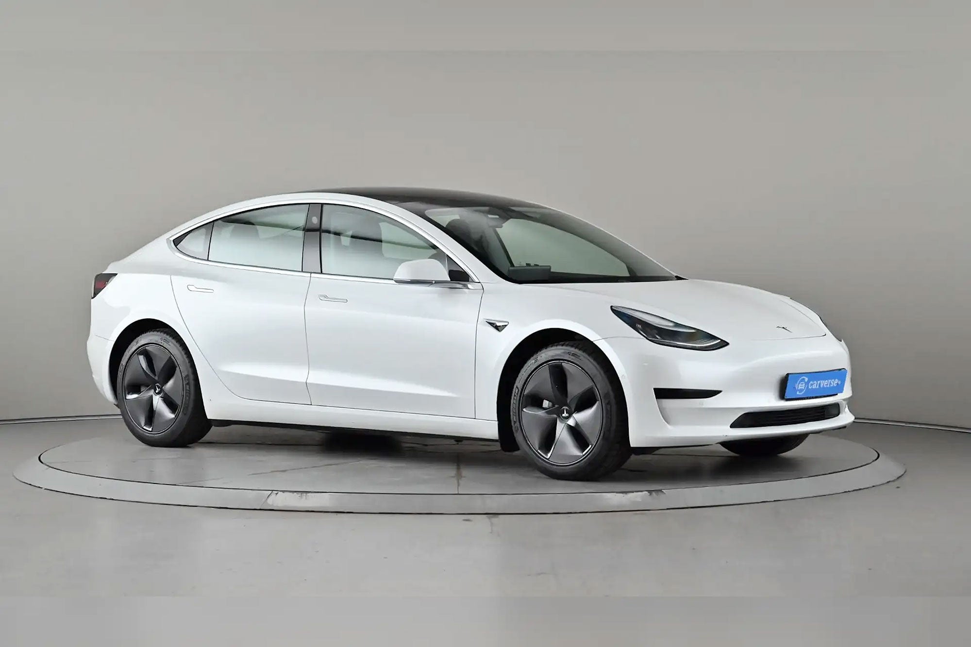 2020-Tesla-Model-3-01.jpg
