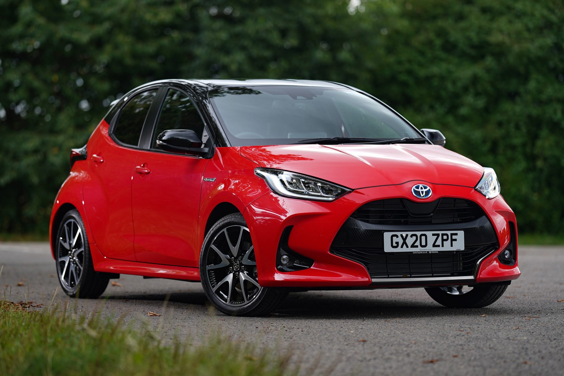 Toyota Yaris Review 2023 front three quarter static