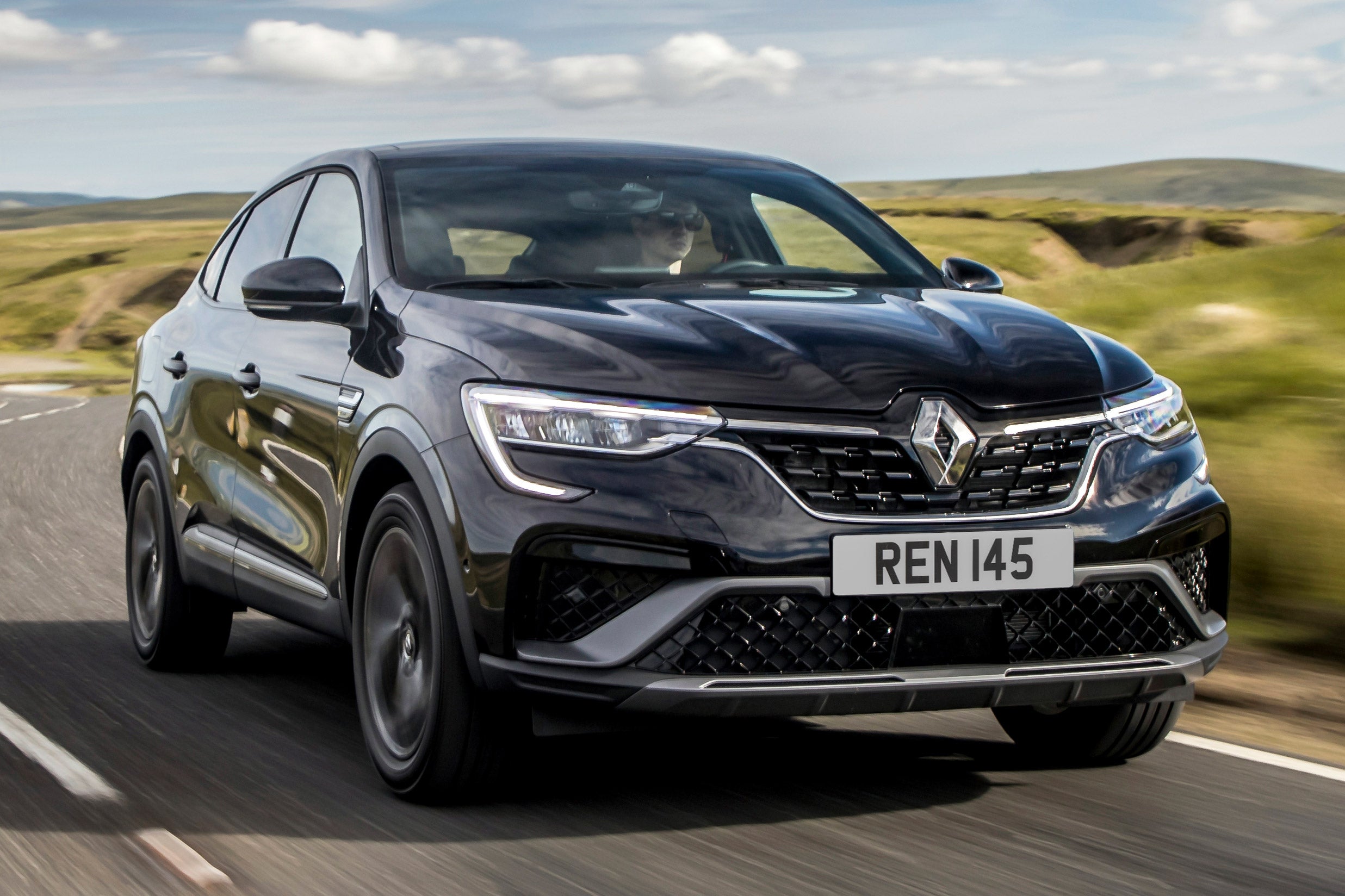 Main listing image - Renault Arkana Review 2025: Price, specs & boot space