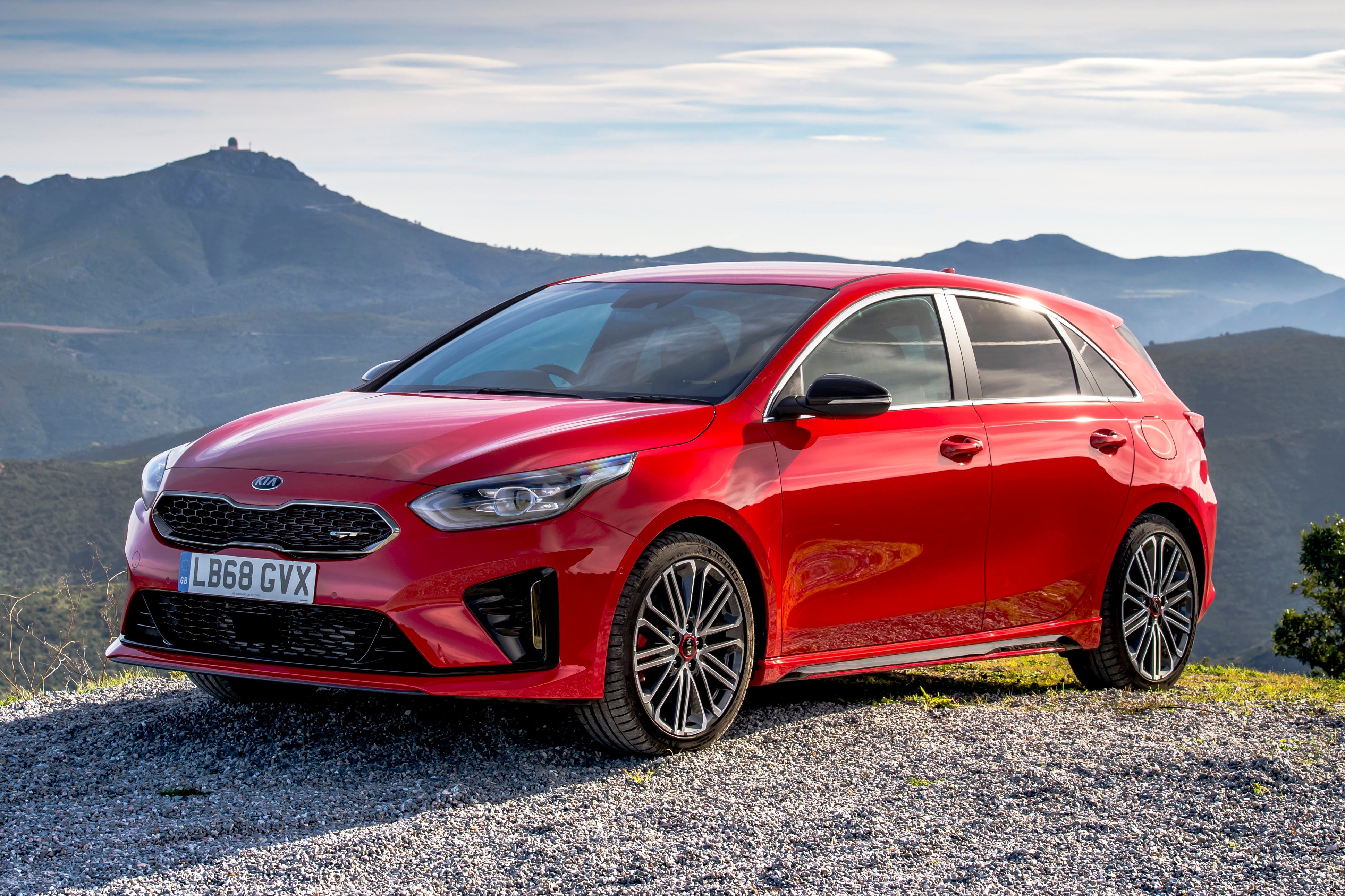 Kia Ceed Review 2023: parked on a cliff
