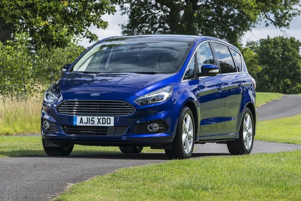 Ford S-MAX Driving