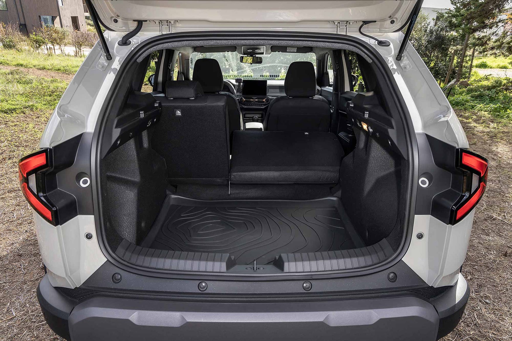 New 2024 Dacia Duster boot space