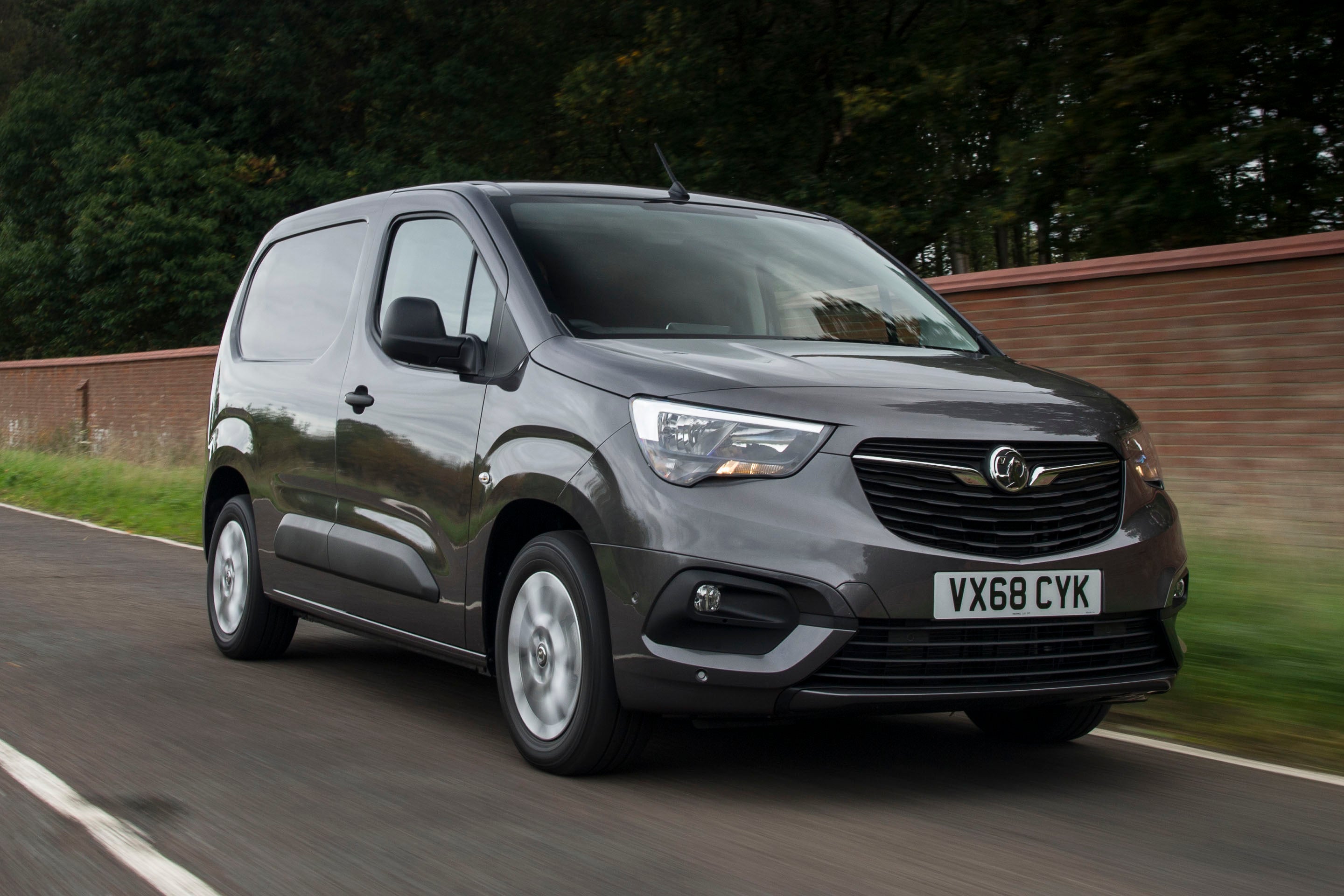 Main listing image - Vauxhall Combo Review 2024