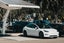 tesla blanco cargando
