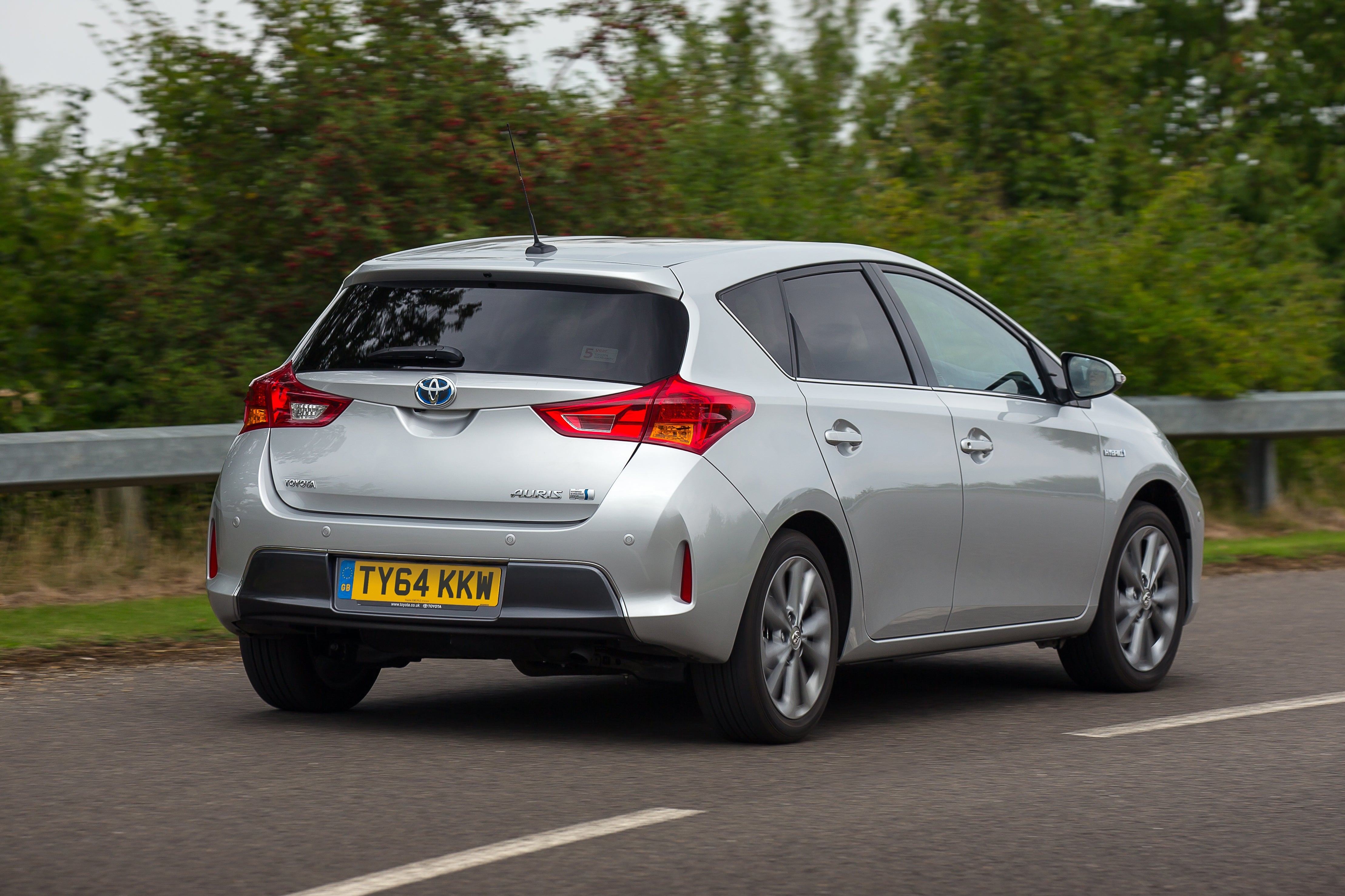Toyota Auris 2013-2019 Review: Rear Side View
