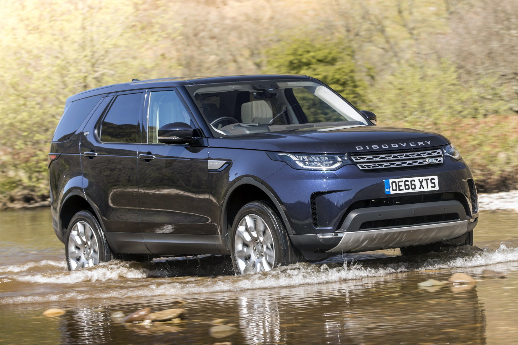 Land Rover Discovery 2023 Review: exterior front three quarter photo of the Land Rover Discovery off-road