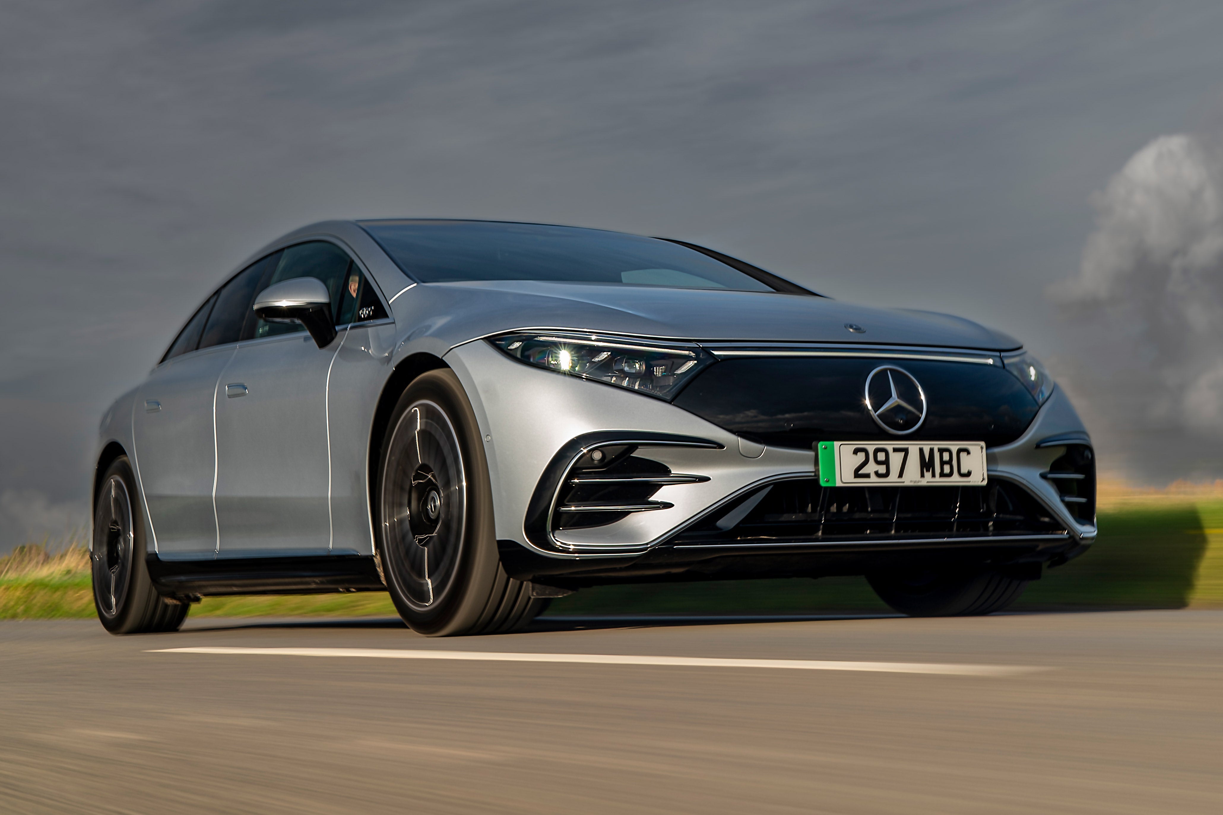 Mercedes-Benz EQS Review 2023: front dynamic