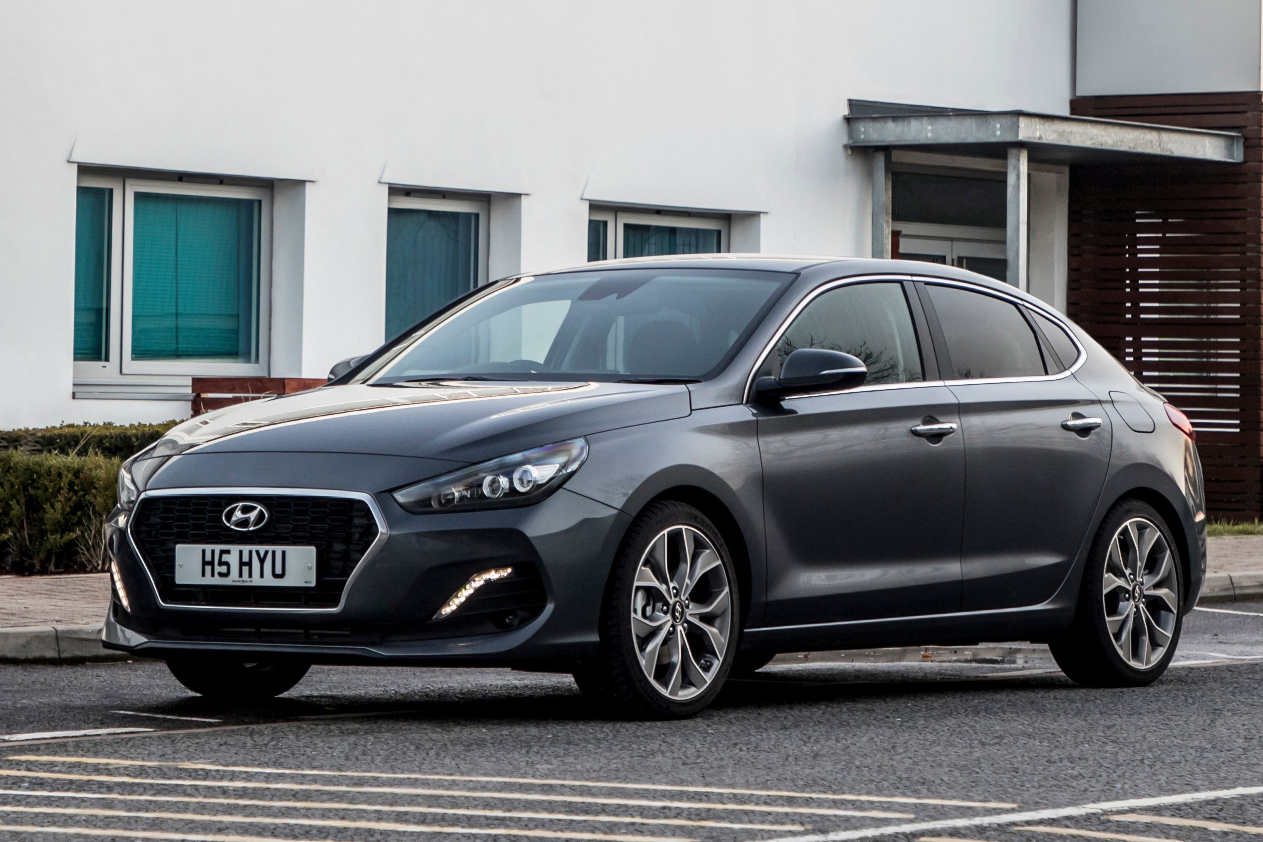 Image de l'annonce principale - Essai de la Hyundai i30 Fastback : l’avis heycar