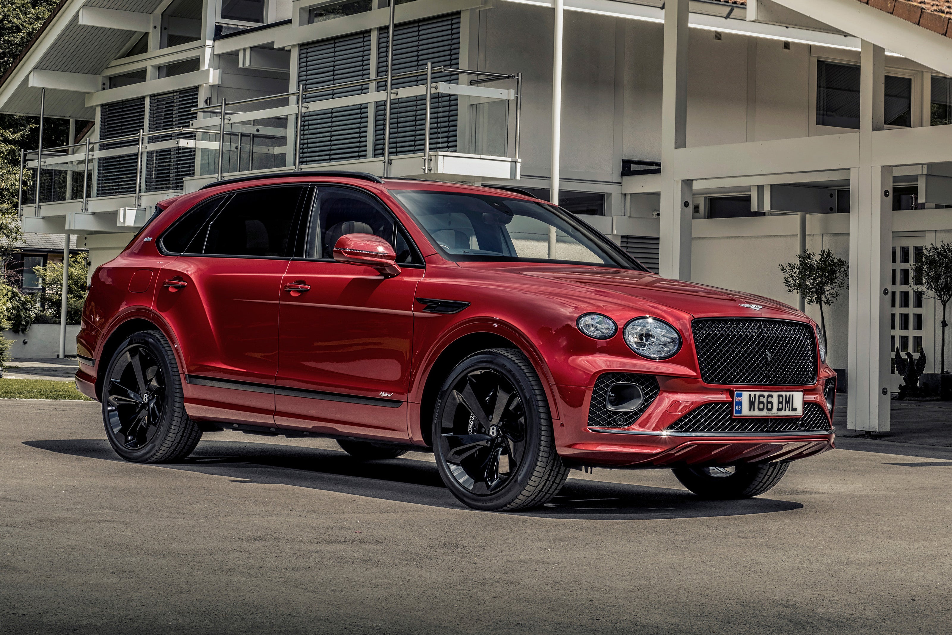 Main listing image - Bentley Bentayga Review 2025: Price, specs & boot space