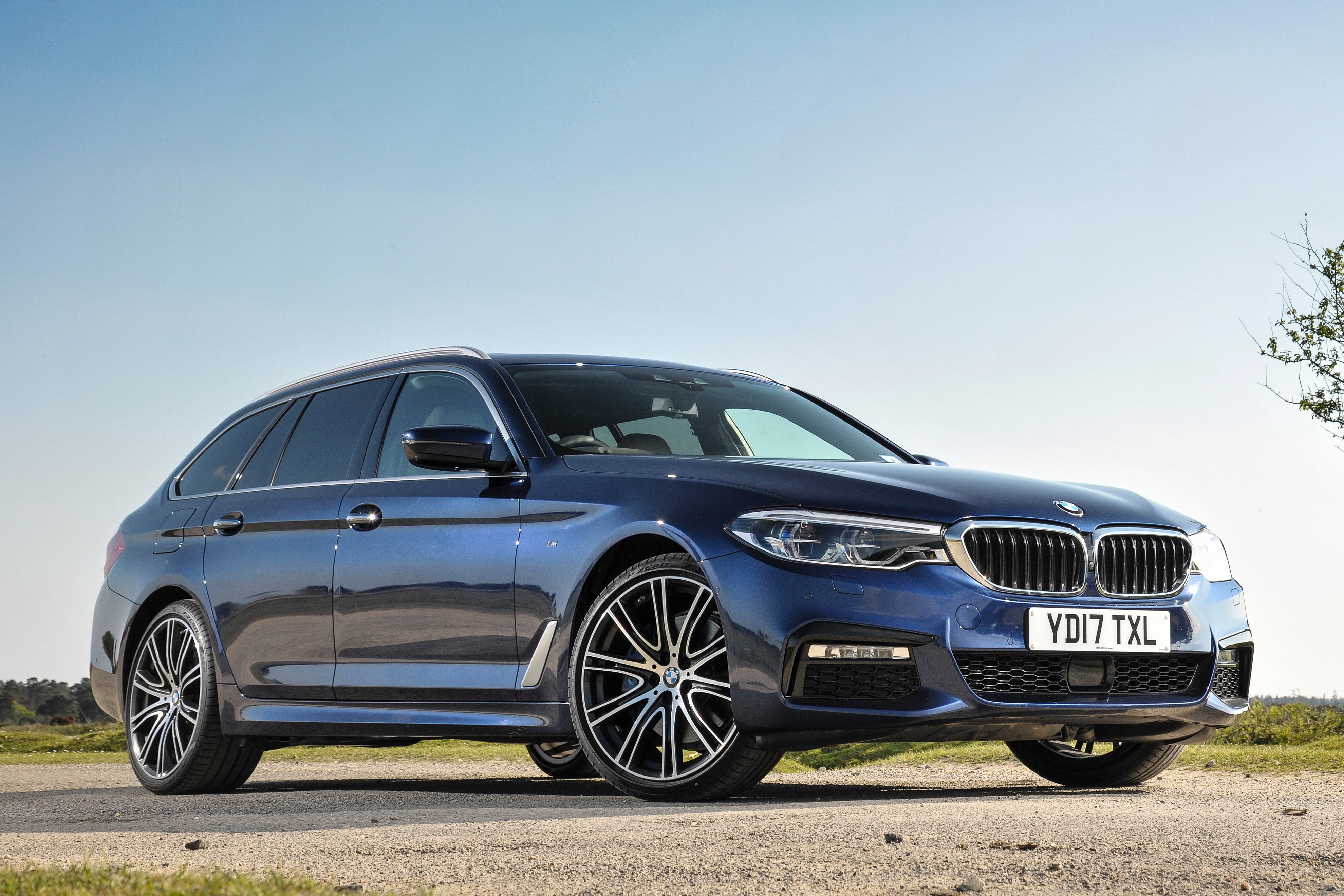BMW 5 Series Touring Review 2023: Exterior Front 