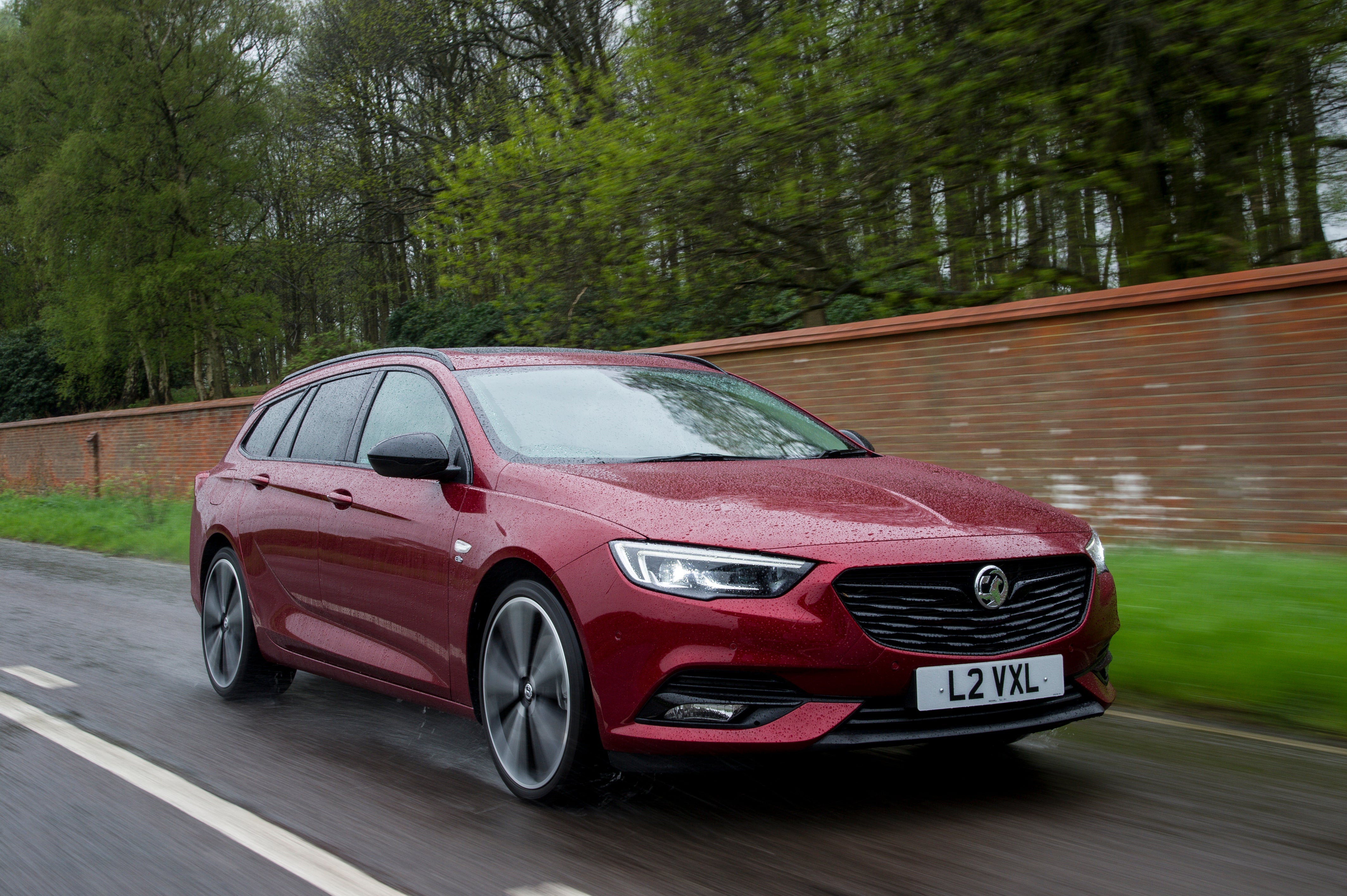 Main listing image - Vauxhall Insignia Sports Tourer (2017-2019) Review