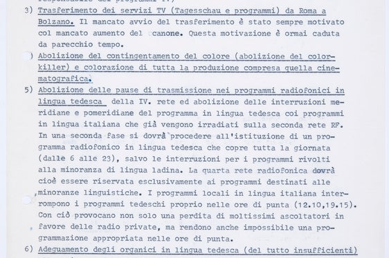 Schreiben des Verantwortlichen Koordinators der deutschsprachigen Programme für Südtirol, Franz von Walther, an Landeshauptmann Magnago zu offenen Fragen in Sachen RAI Sender Bozen, 1981 (Präsidium, Nr. 1124).