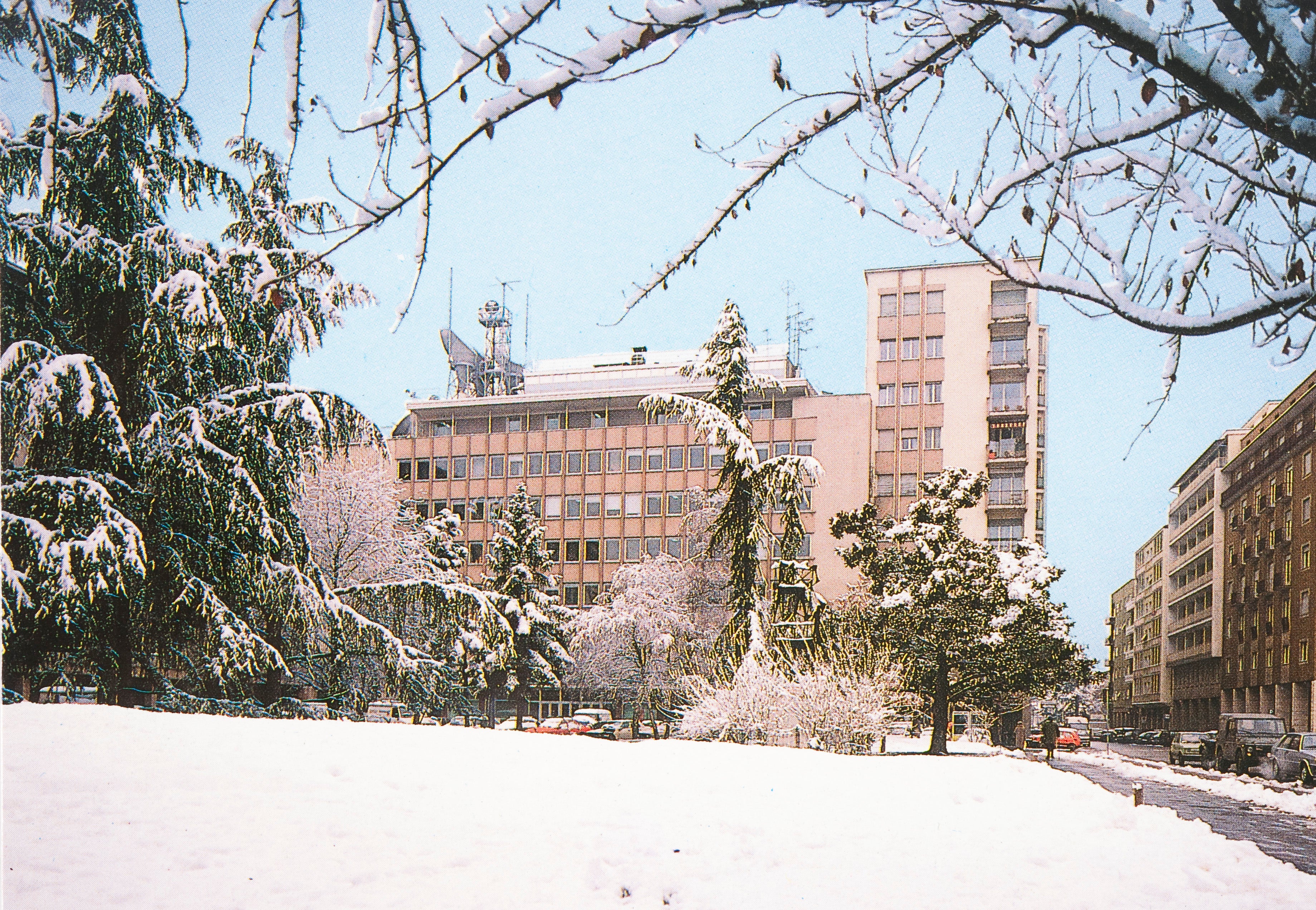 La sede della RAI di Bolzano in Piazza Mazzini, fine anni Settanta (archivio fotografico collezione casa editrice Schlern, n. 888)