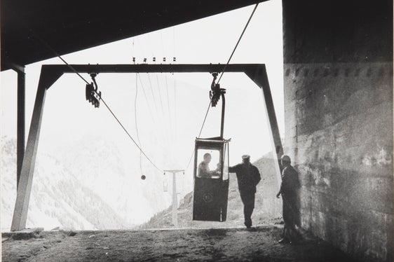 La cabinovia per il personale della miniera Monteneve (Ridanna). L'impianto fu il primo prototipo dell'azienda Leitner (circa 1980). ApBz, raccolta fotografica Ufficio stampa, n. 1511.