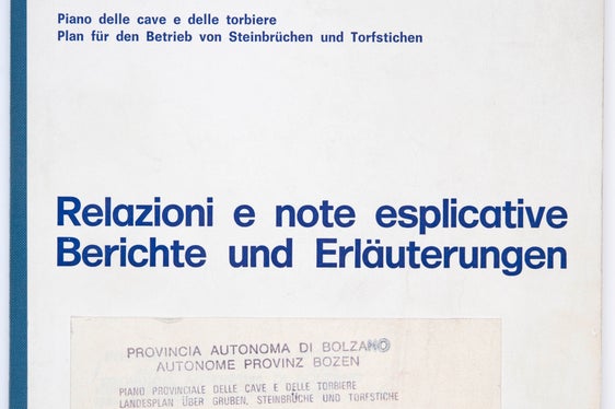 3) Il Piano provinciale delle cave e delle torbiere prescrive di stabilire in un ciclo decennale il fabbisogno, tra gli altri, di sabbia e ghiaia. (Ufficio innovazione industriale, n. 137)