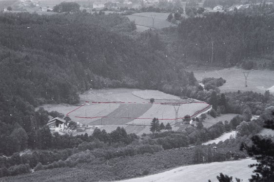 2e) Das Landesbergbauamt war neben dem Bergbau unter Tage auch für Steinbrüche, Gruben und Torfstiche zuständig; es stellte Konzessionen zum Abbau von Sand und Schotter aus. (Amt für industrielle Innovation, Nr. 22)