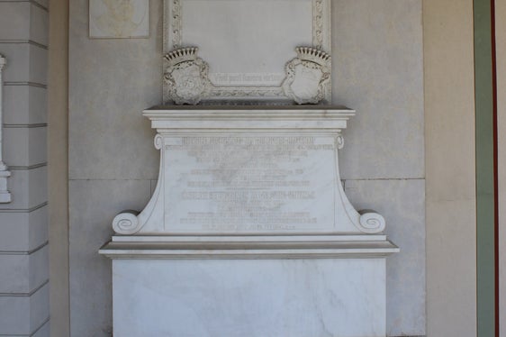 Familiengruft der Welsperg in den Arkaden des Friedhofs von Welsberg (Foto: Philipp Tolloi)