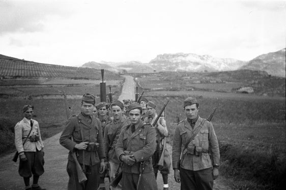 Truppe italiane in posa per una foto ricordo