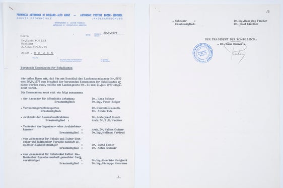 David Kofler, erster deutscher Schulamtsleiter Südtirols von 1975 bis 1987, wird zum Mitglied der beratenden Kommission für Schulbauten ernannt, 1977 (Deutsches Schulamt, Nr. 356)