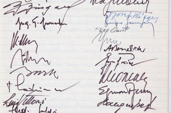 Bautagebuch der Siedlung Haslach mit den Unterschriften zu der am 13. September 1973 erfolgten Grundsteinlegung (Archiv Othmar Barth, Nr. 455)