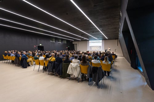 Le collaboratrici e i collaboratori SIAG durante l'evento di formazione Step by Step al NOI Techpark Le collaboratrici e i collaboratori SIAG durante l'evento di formazione Step by Step al NOI Techpark