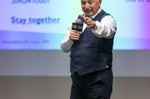 Il presidente Oscal de Iorio saluta tutte le collaboratrici e i collaboratori SIAG Il presidente Oscal de Iorio saluta tutte le collaboratrici e i collaboratori SIAG