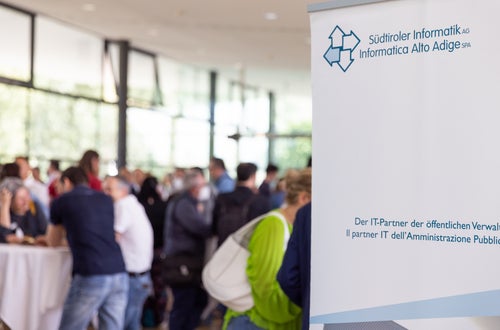 Kurze Pause im Foyer Kurze Pause im Foyer