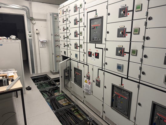Impianti tecnici per l'alimentazione elettrica del Data Center di SIAG a Bolzano. Impianti tecnici per l'alimentazione elettrica del Data Center di SIAG a Bolzano.