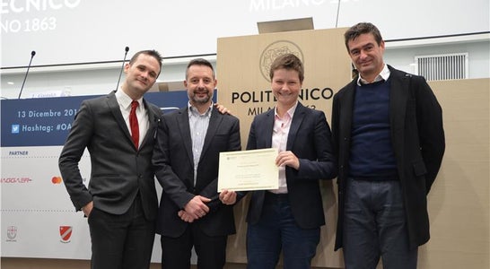 Bei der Diplomübergabe in Mailand: (v.l.) Luca Gastaldi, Direktor des Osservatorio Agenda Digitale, Michele Tais (Landesabteilung IT), RDin Plaseller, Civis-Projektleiter Christian Kerschbaumer. Foto: LPA/Osservatori Digital Innovation Bei der Diplomübergabe in Mailand: (v.l.) Luca Gastaldi, Direktor des Osservatorio Agenda Digitale, Michele Tais (Landesabteilung IT), RDin Plaseller, Civis-Projektleiter Christian Kerschbaumer. Foto: LPA/Osservatori Digital Innovation
