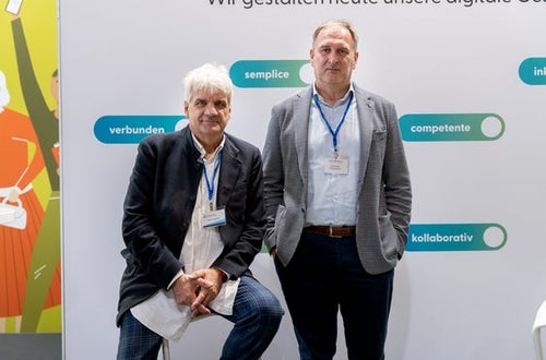 Die Direktoren Stefan Gasslitter (Siag) und Josef Hofer (Abt. Informationstechnik) Die Direktoren Stefan Gasslitter (Siag) und Josef Hofer (Abt. Informationstechnik)