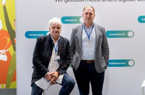 Die Direktoren Stefan Gasslitter (Siag) und Josef Hofer (Abt. Informationstechnik) Die Direktoren Stefan Gasslitter (Siag) und Josef Hofer (Abt. Informationstechnik)