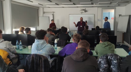 Das Team vom SOC bei der Simulation des Hackerangriffs. Das Team vom SOC bei der Simulation des Hackerangriffs.