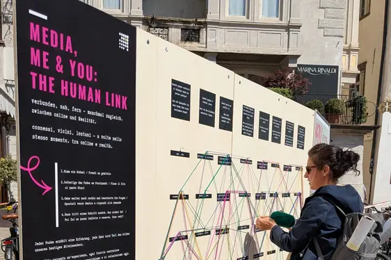 Interaktive Austellung Media, me & you: The human link (Kornplatz 27.04.2026 GS)